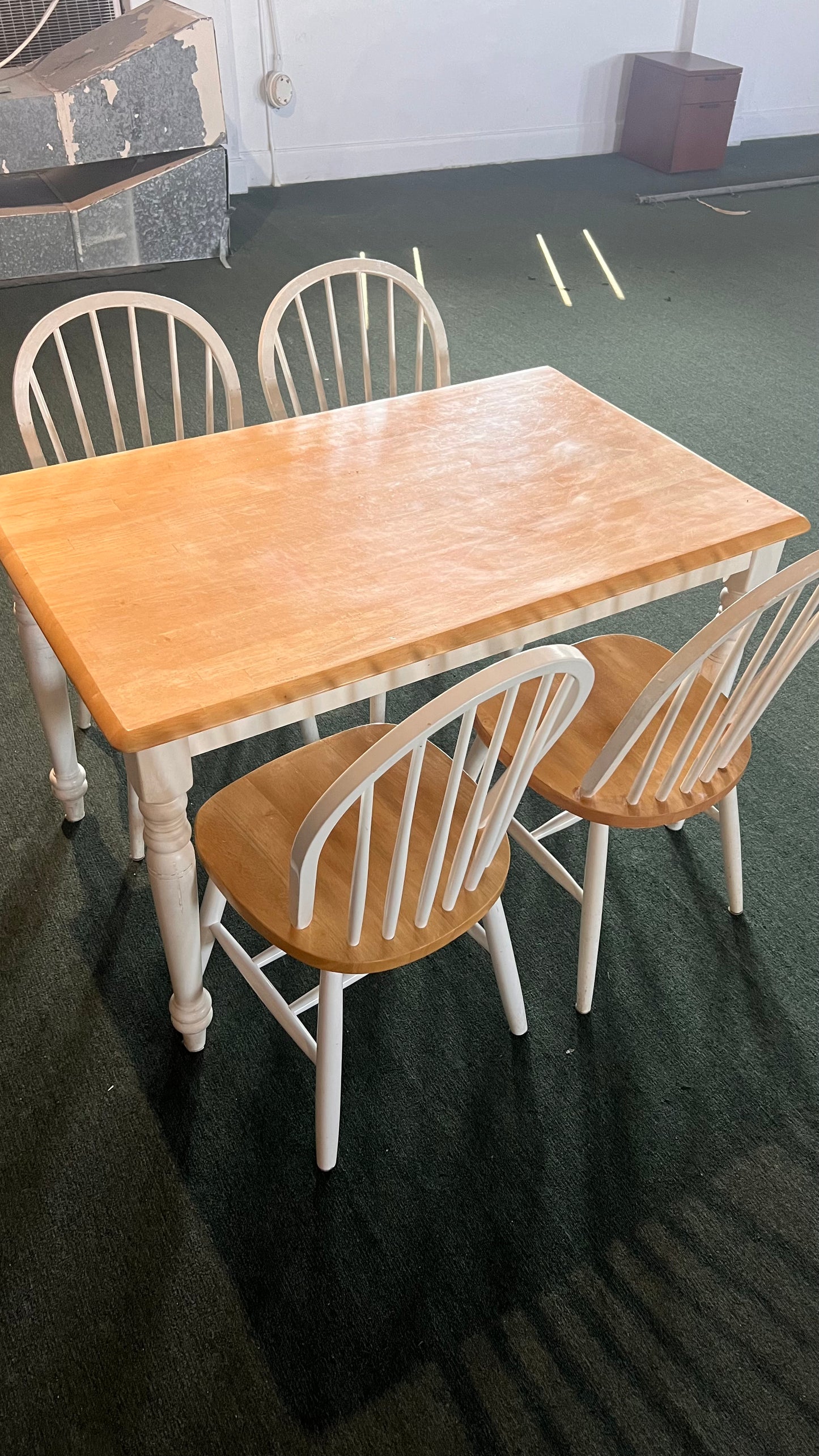 4 Chairs & Dining Table