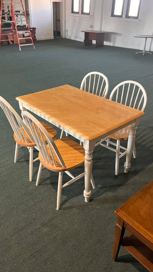 4 Chairs & Dining Table